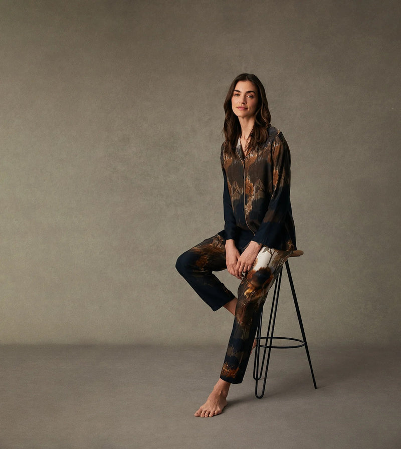 Amber Grace – طقم بيجاما بأزرار – هدوء ذهبي ولمسة حريرية