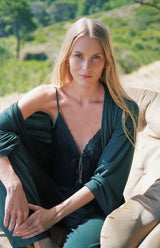 Secret Garden – طقم من 3 قطع باللون الأخضر الزمردي – جاذبية أنيقة وإغراء ناعم