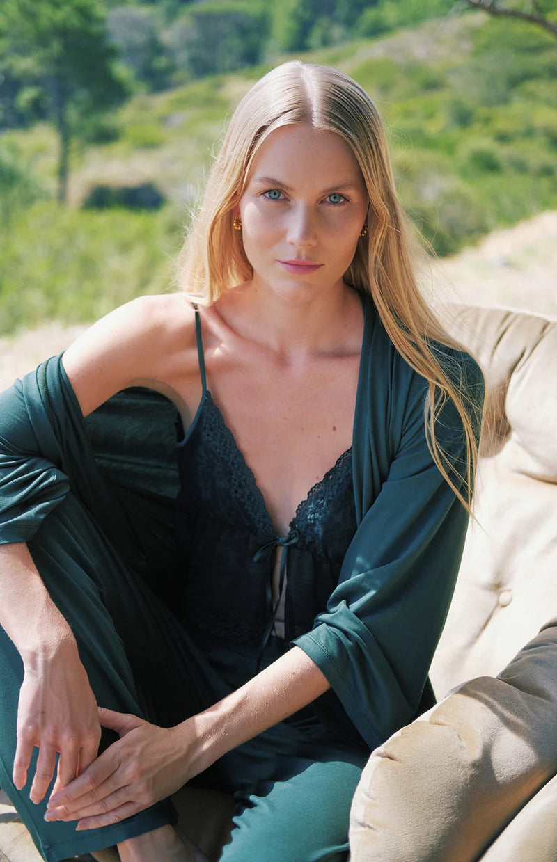 Secret Garden – طقم من 3 قطع باللون الأخضر الزمردي – جاذبية أنيقة وإغراء ناعم