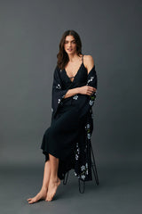 Nocturne Bloom – طقم قطعتين – غموض راقٍ وسحر خالد