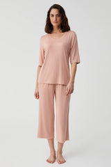 Delicate Peach – طقم Pajama Capri قطعتين "Intense Soft" – راحة أنثوية وأناقة منزلية