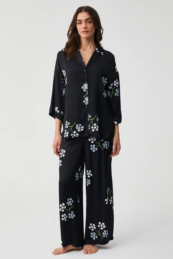 Floral Night – طقم من قطعتين من الفيسكوز – أناقة راقية وراحة ناعمة كالحرير