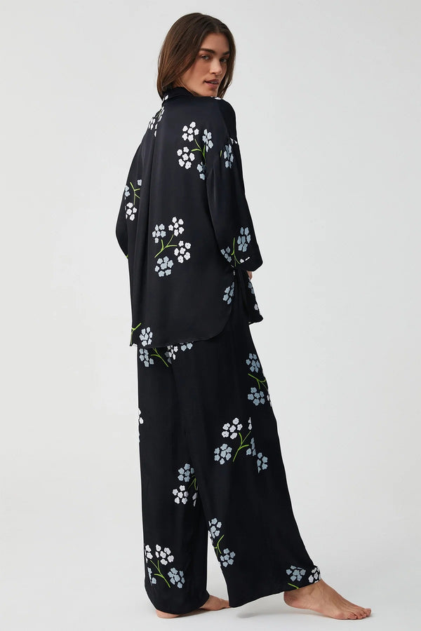 Floral Night – طقم من قطعتين من الفيسكوز – أناقة راقية وراحة ناعمة كالحرير