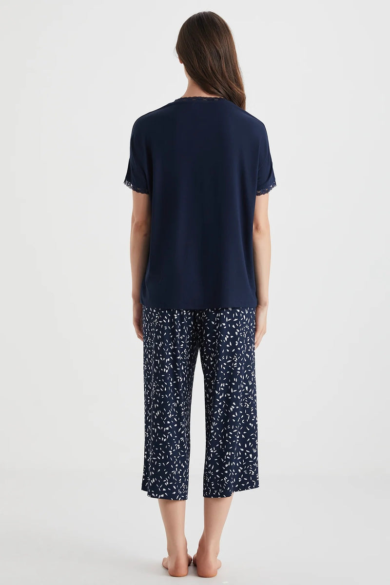 Soft textured capri suit