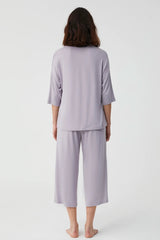 Lilac Serenity – طقم بيجاما كابري قطعتين – أناقة أحادية اللون وراحة مريحة