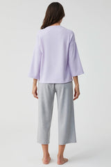 Lavender Serenity – طقم بيجاما كابري قطعتين “Relax Mood” – راحة عصرية وارتداء منزلي مريح