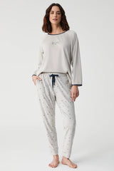 Starlight Jasmine – طقم بيجاما قطعتين – أناقة هادئة وراحة ناعمة