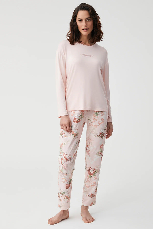 Blush Veil –  طقم بيجاما من قطعتين – أناقة خفيفة وحسية مخملية