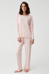 Moon Peony – طقم بيجاما قطعتين – أناقة ناعمة وأنوثة هادئة