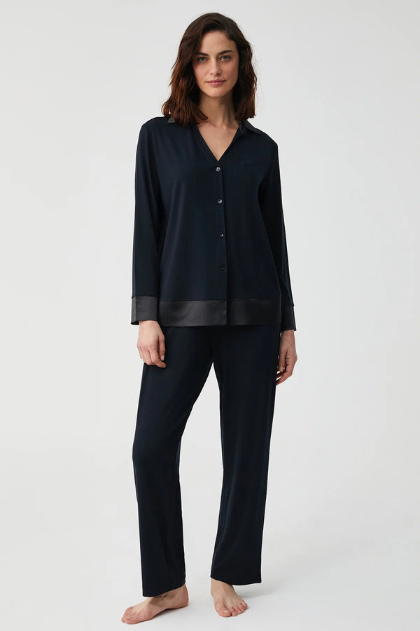 Nocturnal Rose – طقم بيجاما بأزرار – أناقة ليلية ورقي خفي