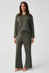 Emerald Calm – طقم من قطعتين – راحة يومية وأناقة راقية