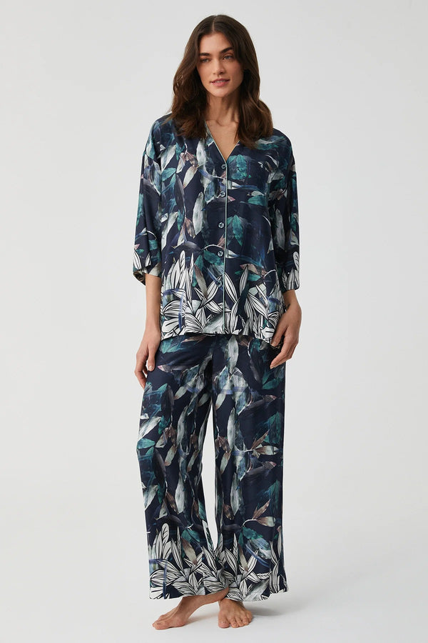 Midnight Grace – طقم بيجاما من قطعتين – أناقة حسية وسحر غامض