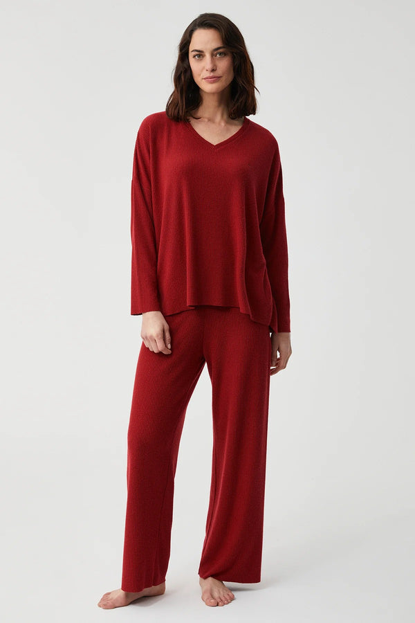 Crimson Dahlia – طقم قطعتين – راحة دافئة وأناقة يومية