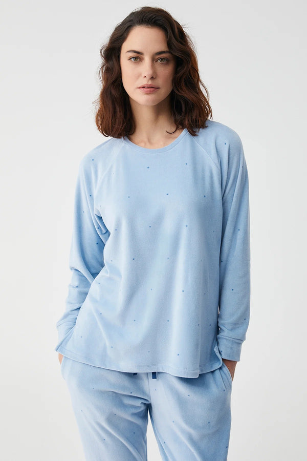 Celestial Hydrangea – طقم بيجاما من قطعتين – دفء السحاب وراحة تهدّئ الحواس