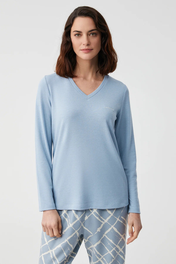 Blue Harmony – طقم بيجاما من قطعتين – نعومة مضيئة ورقة رسومية