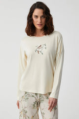 Jasmine Whisper  – طقم بيجاما قطعتين – نعومة خالصة وهدوء زهرّي