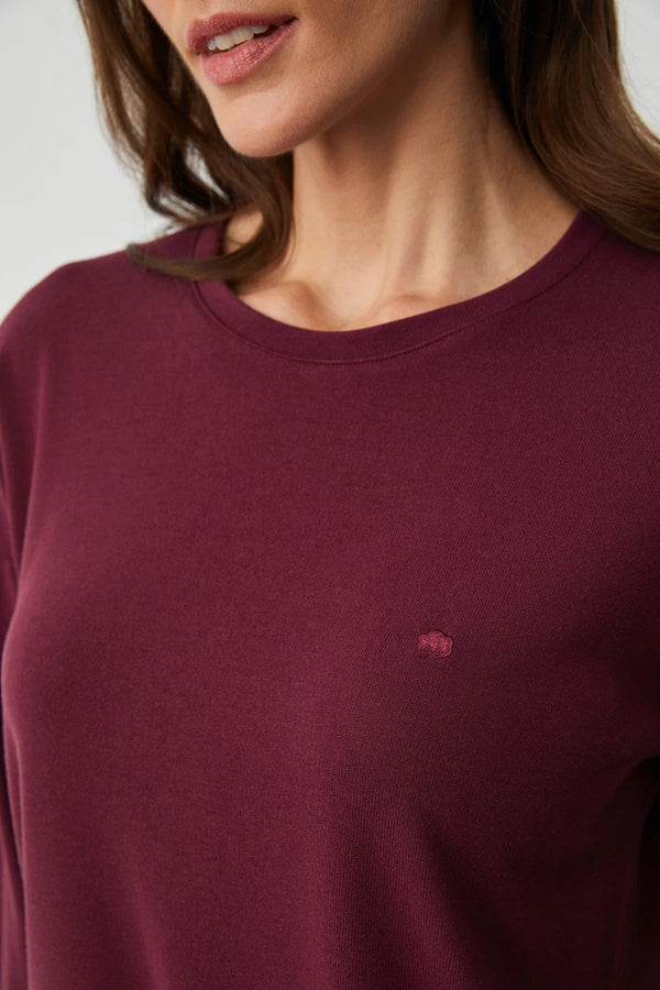 Royal Plum – طقم من قطعتين – دفء أنيق وراحة ناعمة