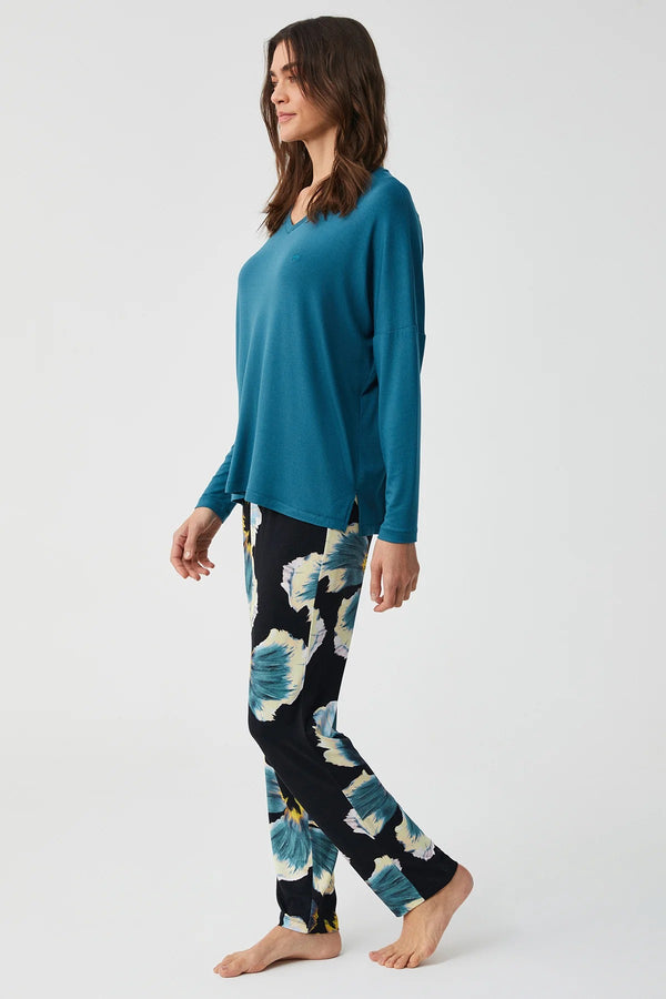 Aqua Blossom – طقم من قطعتين – أناقة متألقة وراحة ناعمة