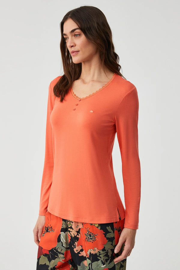 Enchanted Poppy – طقم من قطعتين – نعومة متوهجة وحيوية نابضة