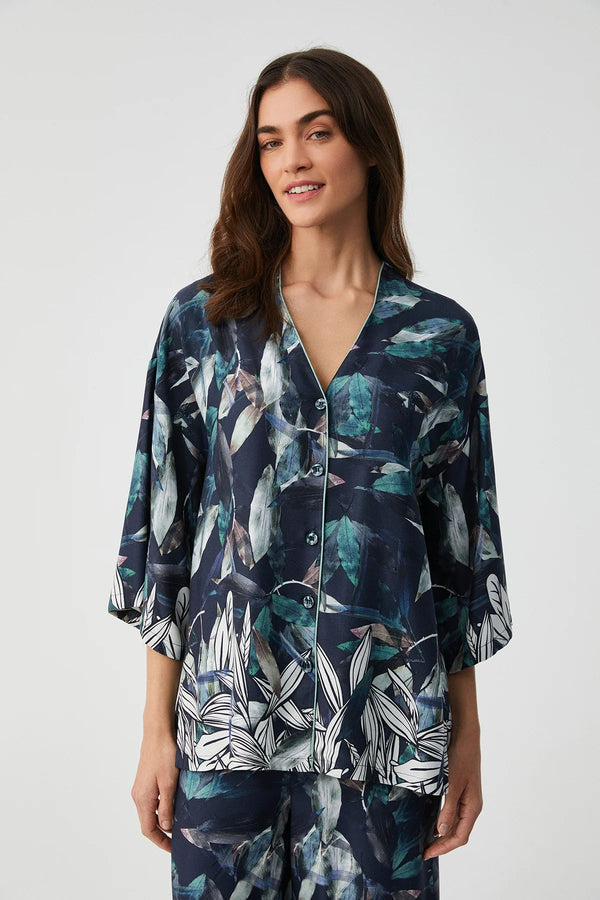 Midnight Grace – طقم بيجاما من قطعتين – أناقة حسية وسحر غامض