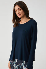 Midnight Iris – طقم من قطعتين – عمق الزهور وأشعة غامضة