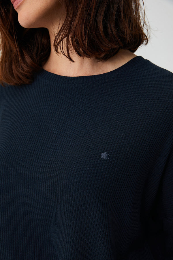 Midnight Bellflower – طقم من قطعتين – راحة فائقة ورقي خفي