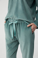 Ivy Emerald – طقم بيجاما من قطعتين – خفة محتضنة وانسجام شاعري