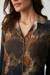 Amber Grace – طقم بيجاما بأزرار – هدوء ذهبي ولمسة حريرية