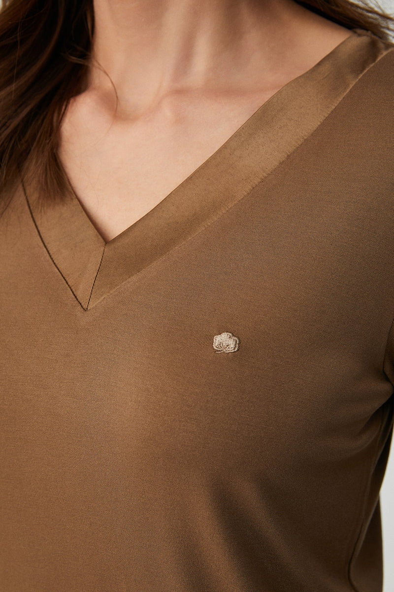 Amber Blossom – طقم من قطعتين – بساطة شاعرية ولمسة راقي