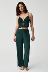 Secret Garden – طقم من 3 قطع باللون الأخضر الزمردي – جاذبية أنيقة وإغراء ناعم