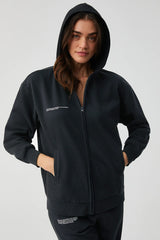 Ebony Blossom – طقم رياضي قطعتين – أناقة داكنة ورفاهية مريحة