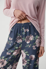 Peony Dream – طقم بيجاما من قطعتين – راحة دافئة وأناقة رومانسية