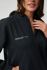 Ebony Blossom – طقم رياضي قطعتين – أناقة داكنة ورفاهية مريحة