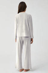 Pearl Whisper – طقم من قطعتين – أناقة حريرية وراحة خالدة