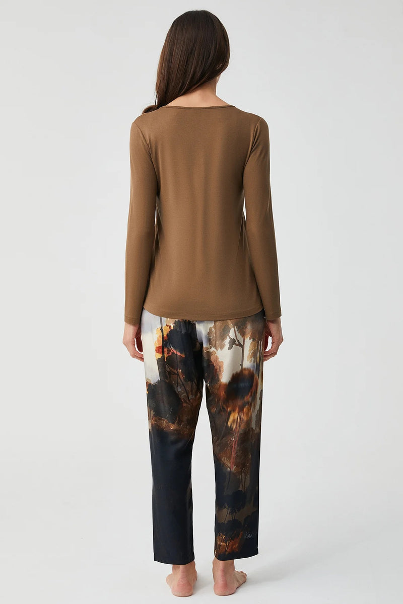 Amber Blossom – طقم من قطعتين – بساطة شاعرية ولمسة راقي